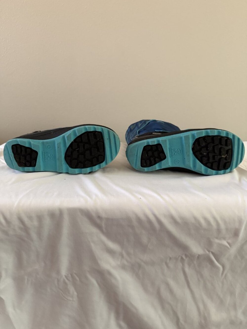 Kamik Kids Waterproof Winter Snow Boots Size 4 Navy and Teal - Picture 8 of 9